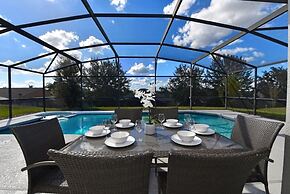 Beautiful 5 Bed Pool Game Room 5 Bedroom Home by RedAwning