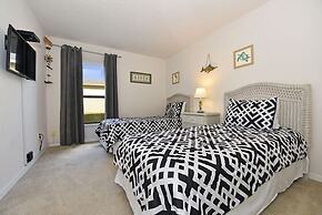 Beautiful 5 Bed Pool Game Room 5 Bedroom Home by RedAwning