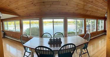 Annabessacook Retreat Limit 8 3 Bedroom Home by RedAwning