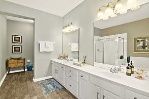 Vista Cay Luxury Secret 3 Bedroom Condo by RedAwning