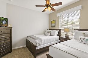 Vista Cay Luxury Secret 3 Bedroom Condo by RedAwning