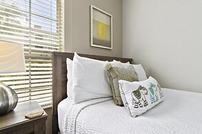 Vista Cay Luxury Secret 3 Bedroom Condo by RedAwning