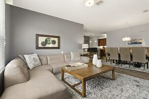 Vista Cay Luxury Secret 3 Bedroom Condo by RedAwning