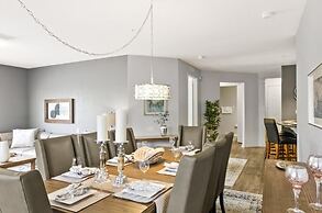 Vista Cay Luxury Secret 3 Bedroom Condo by RedAwning