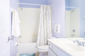 Vista Cay Casa Mystique 3 Bedroom Townhouse by RedAwning