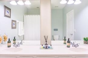 Vista Cay Casa Mystique 3 Bedroom Townhouse by RedAwning