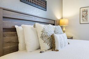 Vista Cay Casa Mystique 3 Bedroom Townhouse by RedAwning