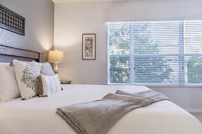 Vista Cay Casa Mystique 3 Bedroom Townhouse by RedAwning