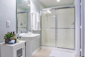 Vista Cay Casa Mystique 3 Bedroom Townhouse by RedAwning