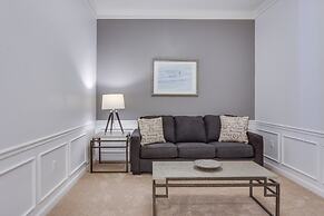 Penthouse Utopia 3 Bedroom Condo by RedAwning