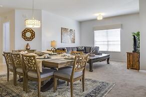 Penthouse Utopia 3 Bedroom Condo by RedAwning