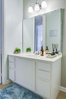 Penthouse Utopia 3 Bedroom Condo by RedAwning