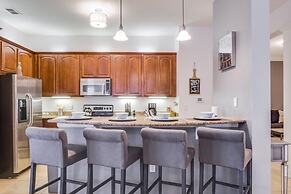 Penthouse Utopia 3 Bedroom Condo by RedAwning