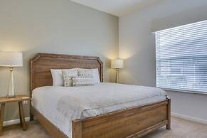 Penthouse Utopia 3 Bedroom Condo by RedAwning