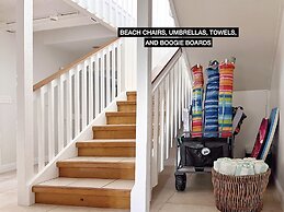 Anahola Aloha Beach House 4 Bedroom Home by RedAwning