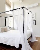 Anahola Aloha Beach House 4 Bedroom Home by RedAwning