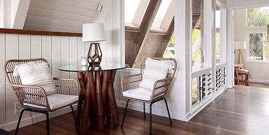 Anahola Aloha Beach House 4 Bedroom Home by RedAwning