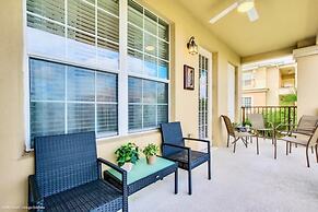 Vista Cay Electra 3 Bedroom Condo by RedAwning