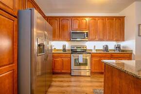 Vista Cay Electra 3 Bedroom Condo by RedAwning