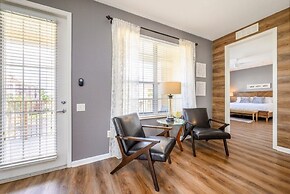 Vista Cay Electra 3 Bedroom Condo by RedAwning