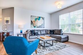 Vista Cay Electra 3 Bedroom Condo by RedAwning