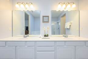 Vista Cay Electra 3 Bedroom Condo by RedAwning