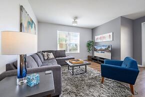 Vista Cay Electra 3 Bedroom Condo by RedAwning