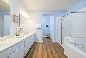 Vista Cay Electra 3 Bedroom Condo by RedAwning