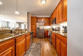 Vista Cay Electra 3 Bedroom Condo by RedAwning