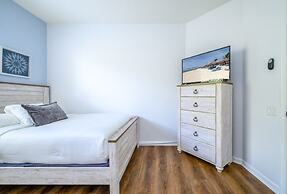 Vista Cay Electra 3 Bedroom Condo by RedAwning