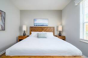 Vista Cay Electra 3 Bedroom Condo by RedAwning