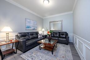 Vista Cay Lakeview Elysium 3 Bedroom Condo by RedAwning