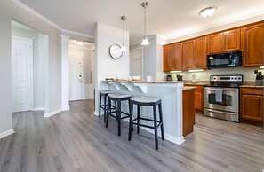 Vista Cay Lakeview Elysium 3 Bedroom Condo by RedAwning