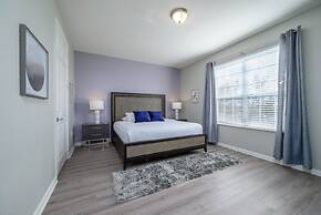 Vista Cay Lakeview Elysium 3 Bedroom Condo by RedAwning