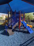 Vista Cay Lakeview Elysium 3 Bedroom Condo by RedAwning