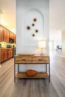 Vista Cay Lakeview Elysium 3 Bedroom Condo by RedAwning