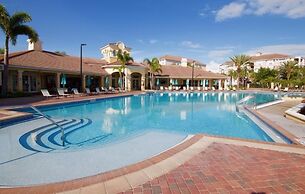 Vista Cay Lakeview Elysium 3 Bedroom Condo by RedAwning