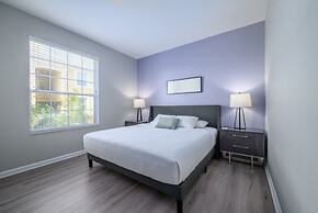 Vista Cay Lakeview Elysium 3 Bedroom Condo by RedAwning