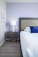 Vista Cay Lakeview Elysium 3 Bedroom Condo by RedAwning