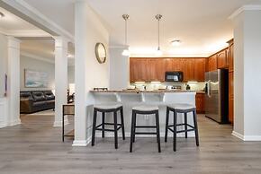 Vista Cay Lakeview Elysium 3 Bedroom Condo by RedAwning