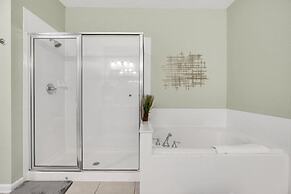 Vista Cay Magic 3 Bedroom Condo by RedAwning