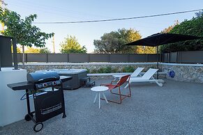 DOMUS GARDEN APARTMENTS