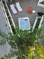 DOMUS GARDEN APARTMENTS