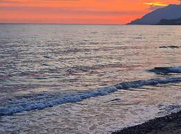 Atalanti Seaside Junior Suites