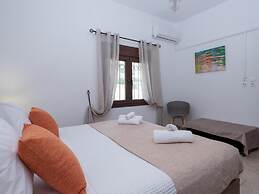 Atalanti Seaside Junior Suites