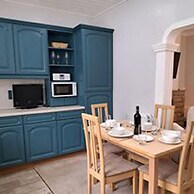 Immaculate 2-bed Cottage - Free Wifi