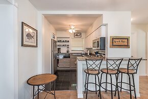 Casa Sirena By The Marina Suites with Pool