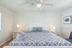 Casa Sirena By The Marina Suites with Pool