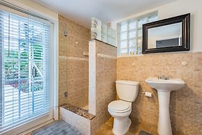 Casa Sirena By The Marina Suites with Pool