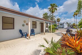 Casa Sirena By The Marina Suites with Pool